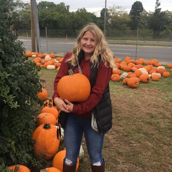 Meet your Posher, Tara - Picture 1 of 1